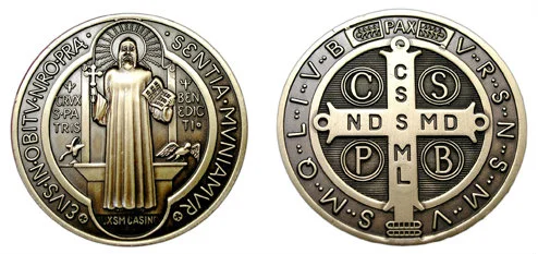 médaille de saint Benoit, les deux faces